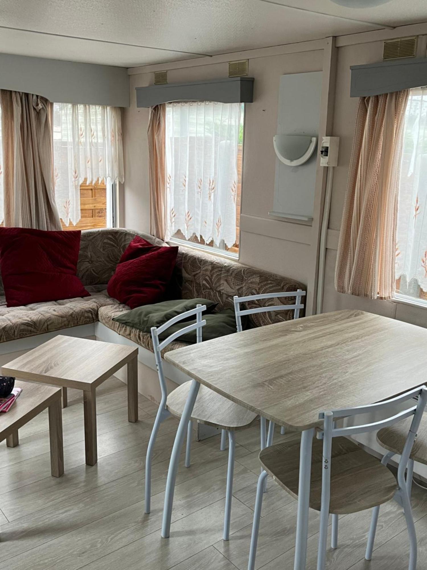 Hotel Le Familly Team Ardres Esterno foto